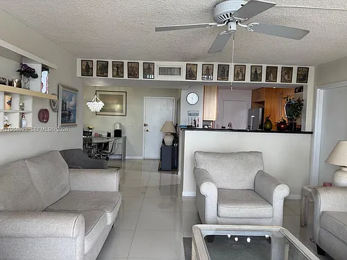 2821 N Miami Beach Blvd Photo 1