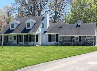 W247 Hillendale Dr, Oconomowoc, WI 53066