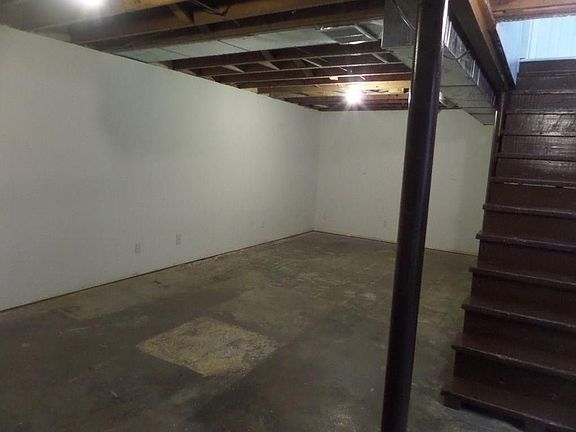 4th image of 703 S East St