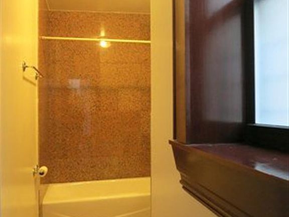 4th image of 2337 1st Ave APT 2RN