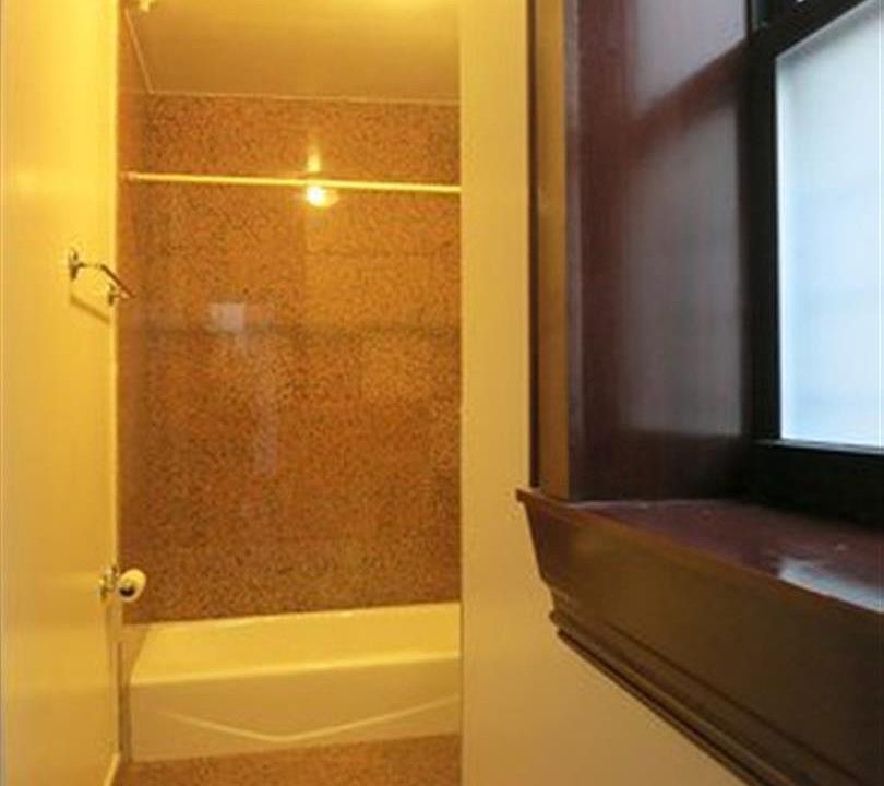 1st image of 2037 1st Ave APT 7