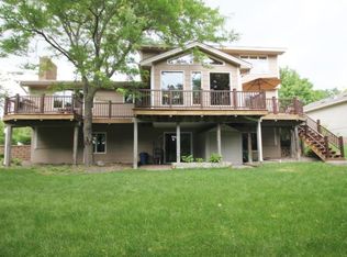 12825 30th Ave N, Plymouth, MN 55441