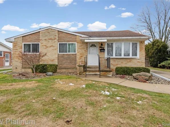24036 Harvard Shore Dr, Saint Clair Shores, MI 48082