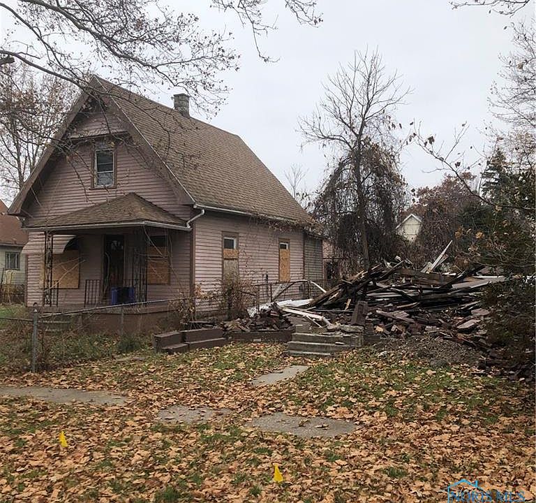 2nd image of 1812 Fernwood Ave