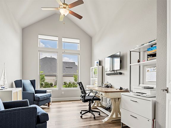 5th image of 1305 Redbrick Ln