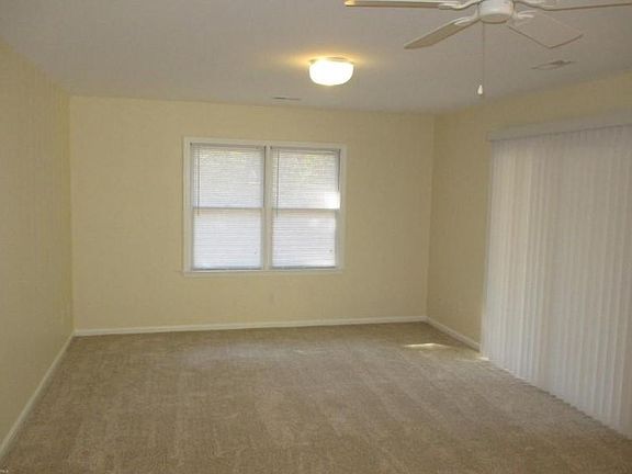 5th image of 135 Pinewood Pl