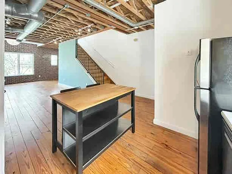 322 Peters St SW #2 — Photo 10