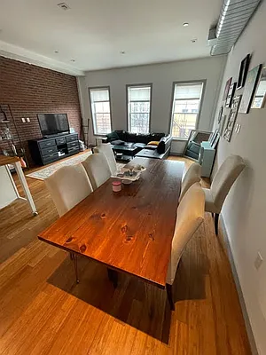 Rented by Bloom Real Estate Group | media 26