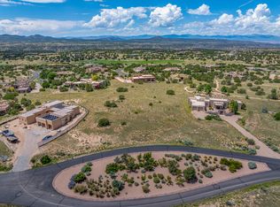 13 Via Pampa, Santa Fe, NM 87506