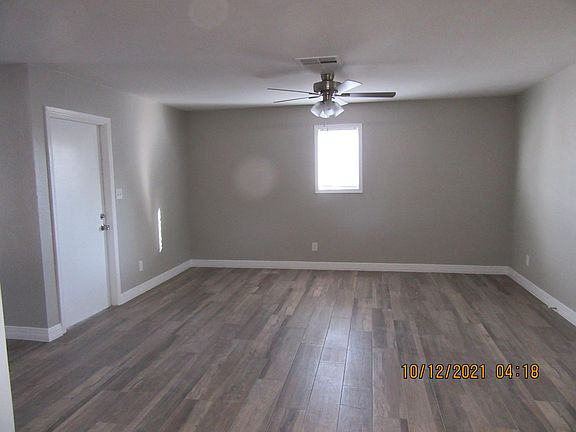 4th image of 2810 S El Dorado