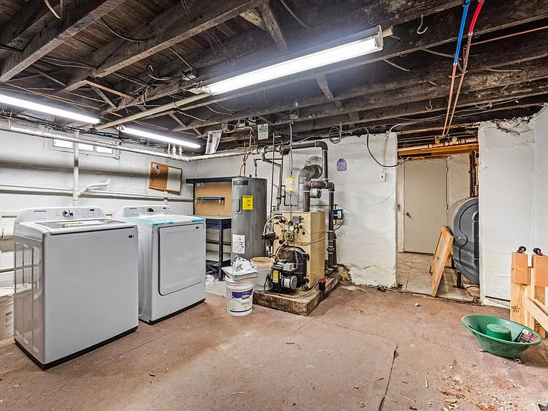 402 River St — Photo 32
