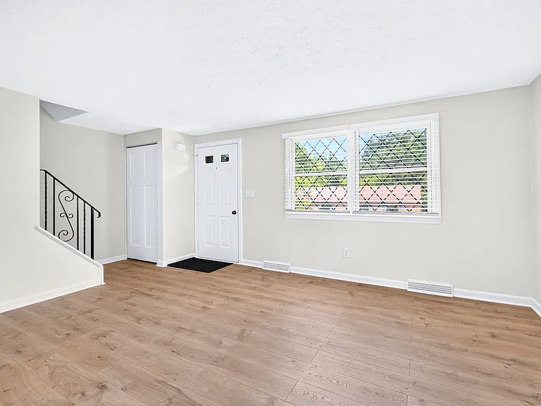 307 Lancers Way — Photo 10