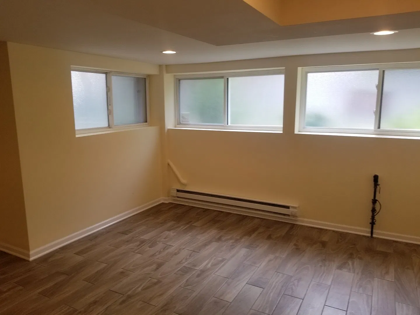 5849 N Maplewood Ave — Photo 4