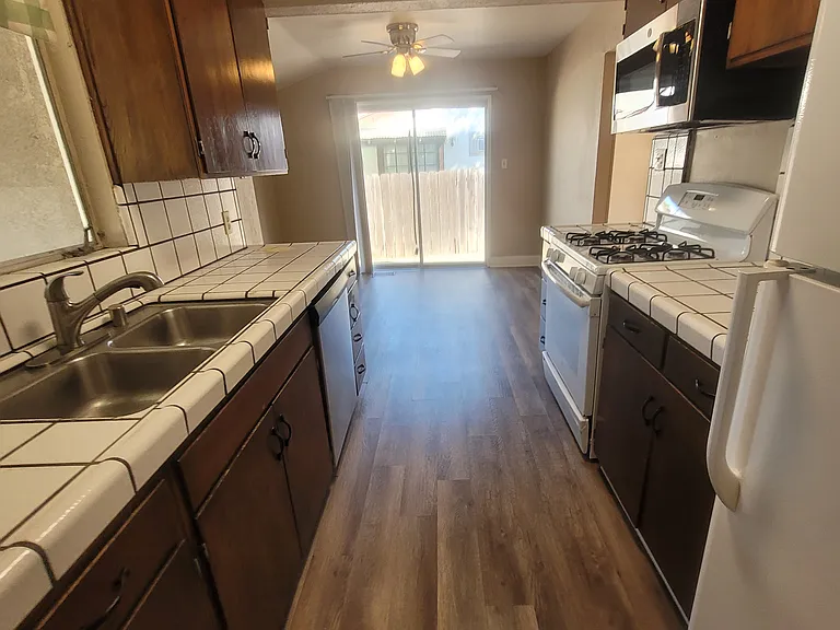 3012 Elmwood Ave — Photo 4