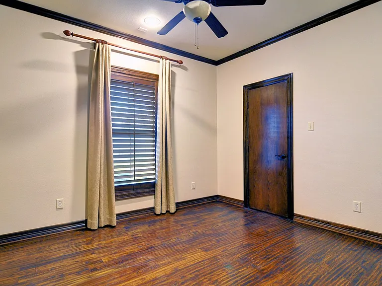 3407 Penticost St — Photo 22