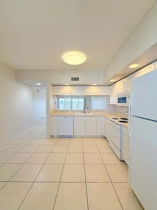 2 bed, 2.0 bath, 1500 sqft, $1,695 — Photo 4