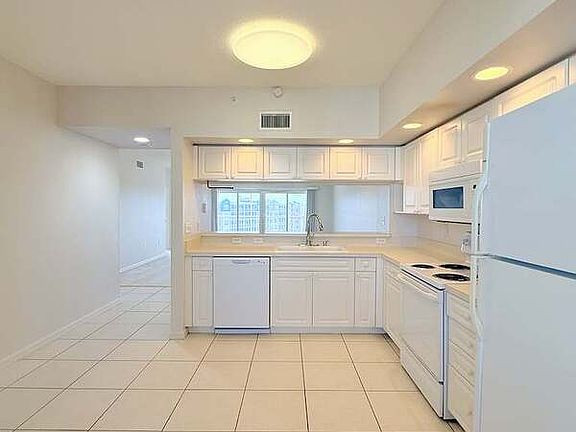 4th image of 1200 Country Club Dr APT 3503