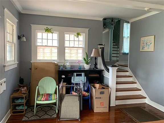 4th image of 2327 Peniston St