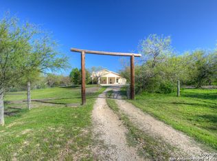 689 Short Weyel Rd, Marion, TX 78124