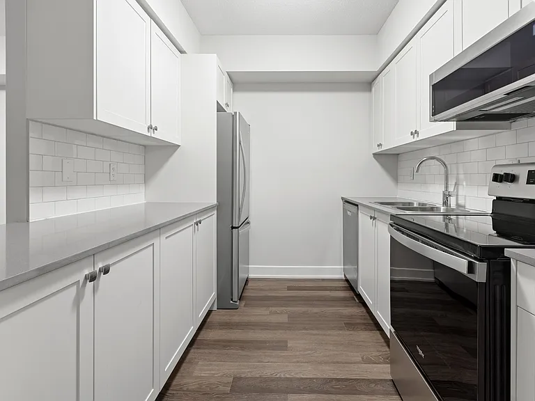 151 Barrett Ct — Photo 2
