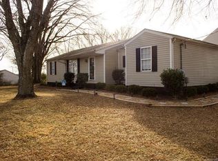 201 Hudson Dr, Harrisburg, NC 28075