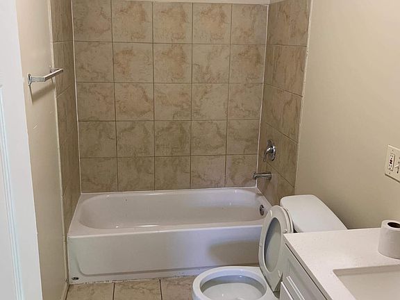 4th image of 1521 Lincoln St #1