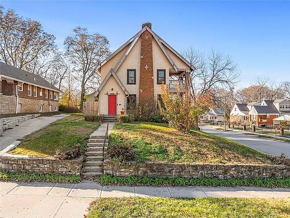 2nd image of 5024 Woodland Ave
