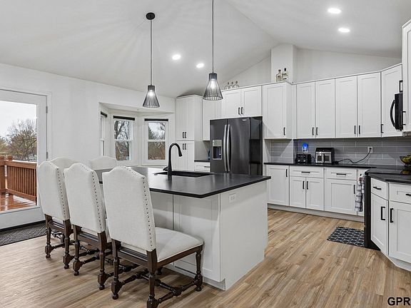 2nd image of 1104 Horseshoe Cir