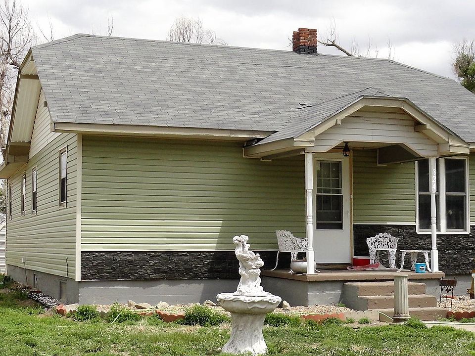 1st image of 324 W 5th St