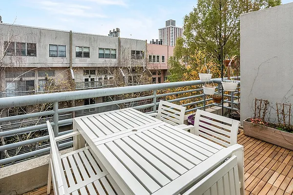 Sold by Real Direct | media 4