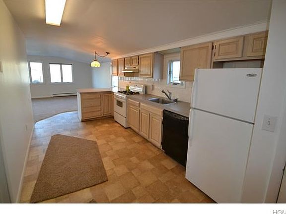 2nd image of 587 Piermont Ave APT 4