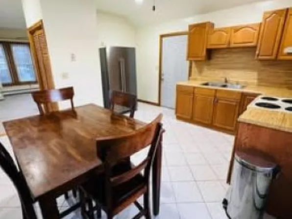 188 N Franklin St APT 2, Holbrook, MA 02343