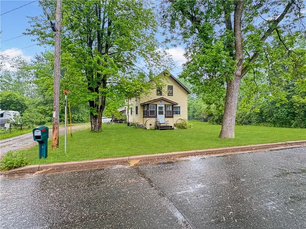 711 Cleveland Avenue W, Ladysmith, WI 54848