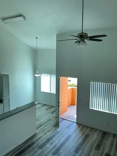 2 bed, 2.5 bath, 1000 sqft, $1,794 — Photo 2