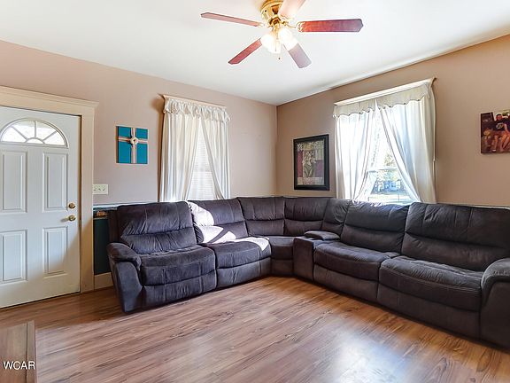 4th image of 440 Boyd Ave