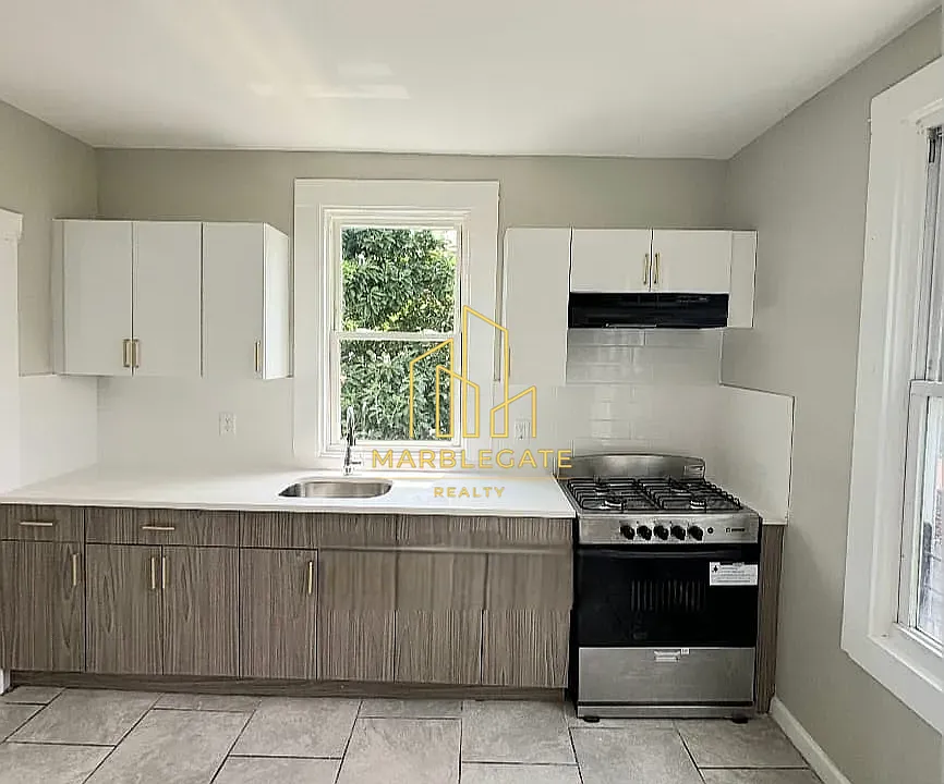 27-29 N Munn Ave #22