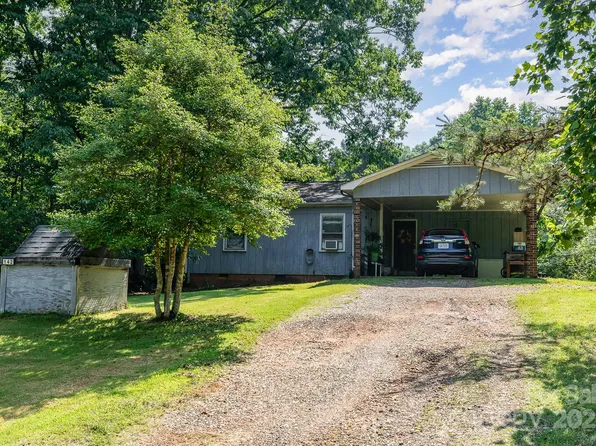 142 Idlebrook Rd, Statesville, NC 28677