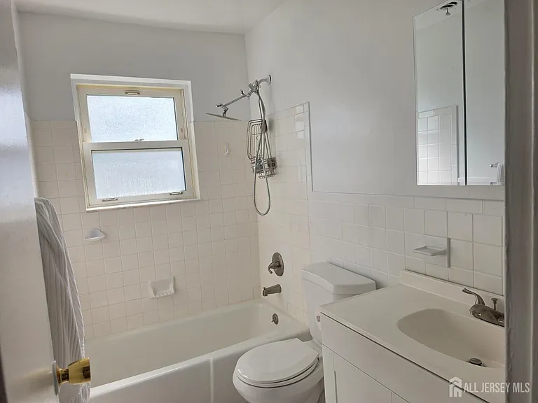 197 Evergreen Rd #3A — Photo 12