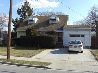 36 Willet Pl, Roosevelt, NY 11575