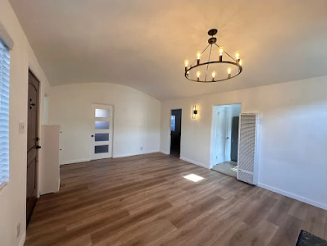 2 bed, 1.5 bath, 850 sqft, $3,495 — Photo 4