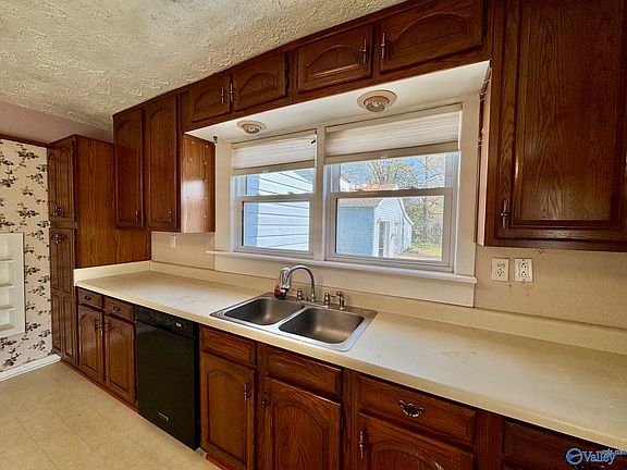 3rd image of 107 Gaines St