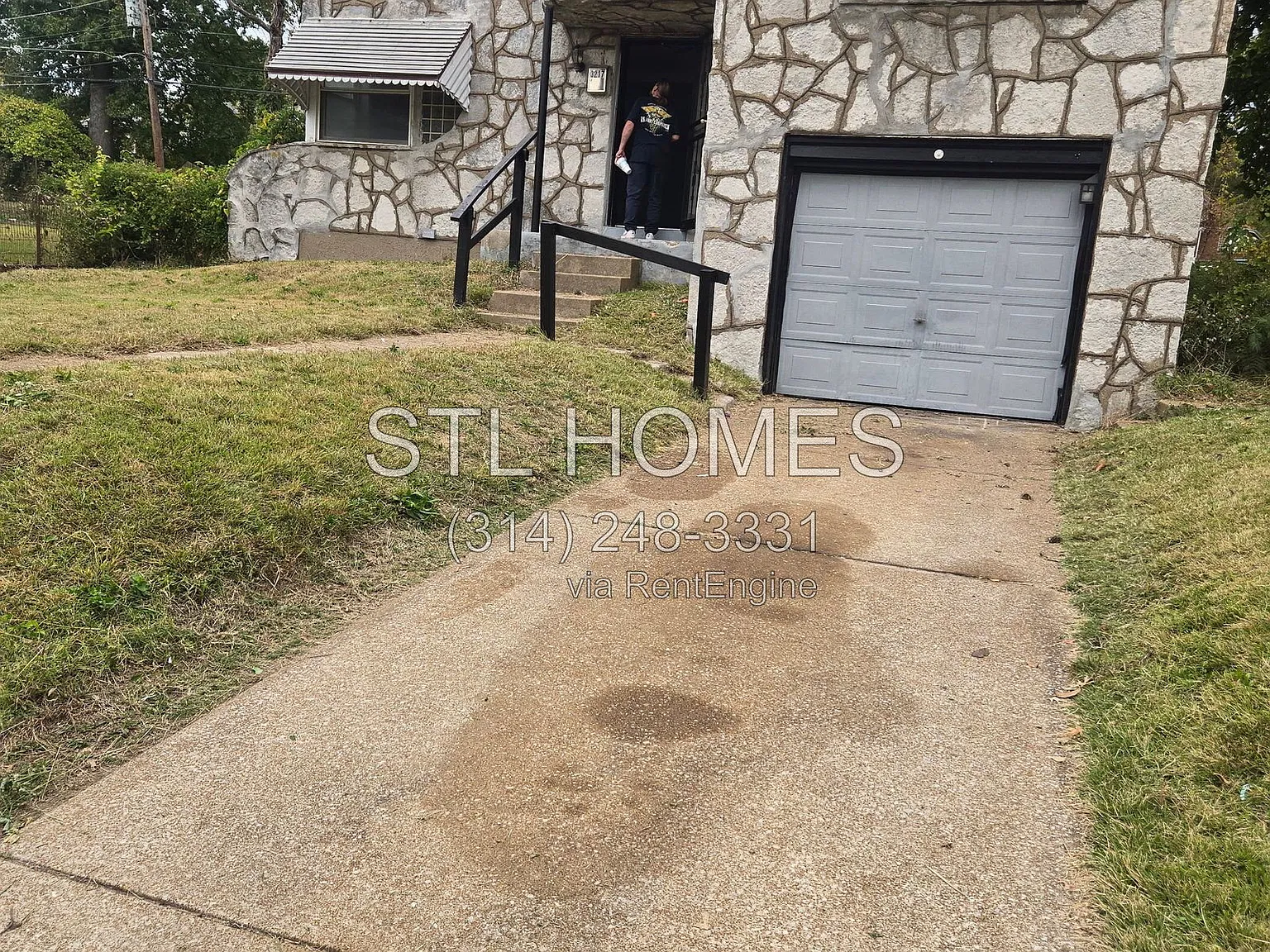 2 bed, 1.0 bath, 885 sqft, $925 — Photo 2