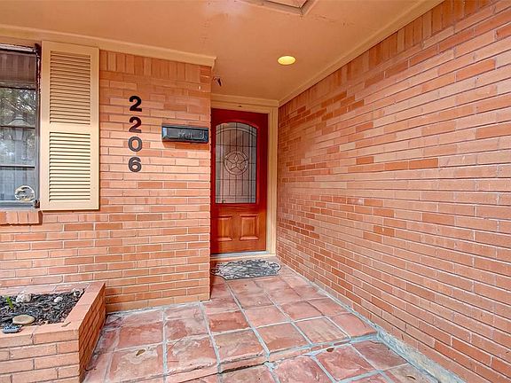 2nd image of 2206 Cheshire Ln