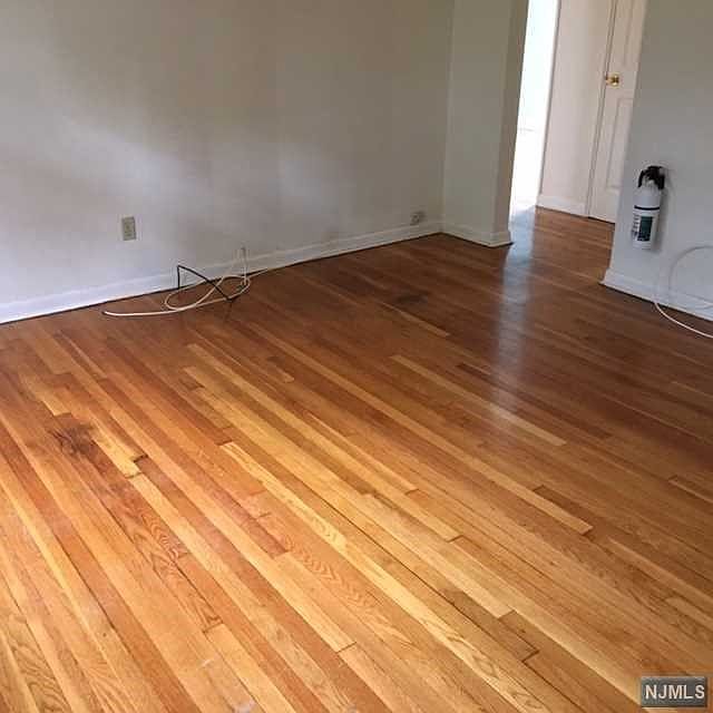 2nd image of 10 Engle St APT 1