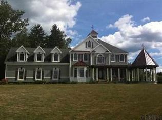 49 Dixon Rd, Rensselaer, NY 12144