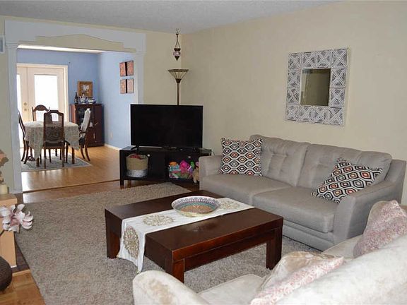 5th image of 10977 Lavinia Dr