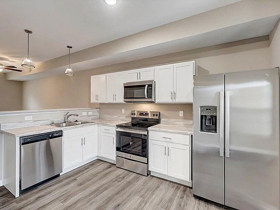 2nd image of 1260 Parkway Pl #1
