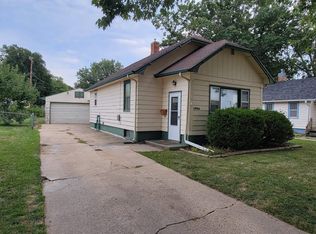 1726 N Grant Ave, York, NE 68467