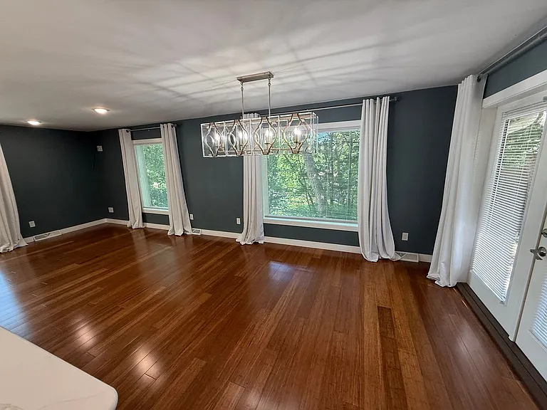 2500 Bluff Blvd — Photo 31