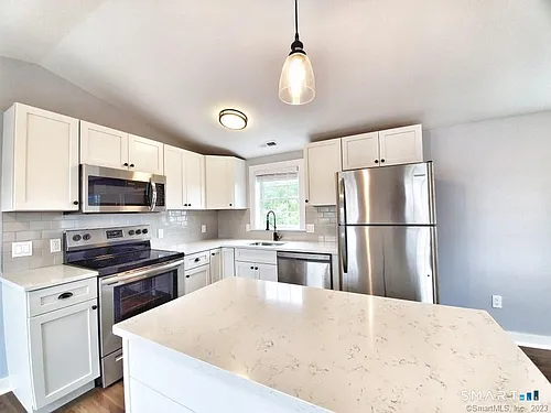 5 Isaacs St #3B Photo 1 5 Isaacs St #3B Photo 1
